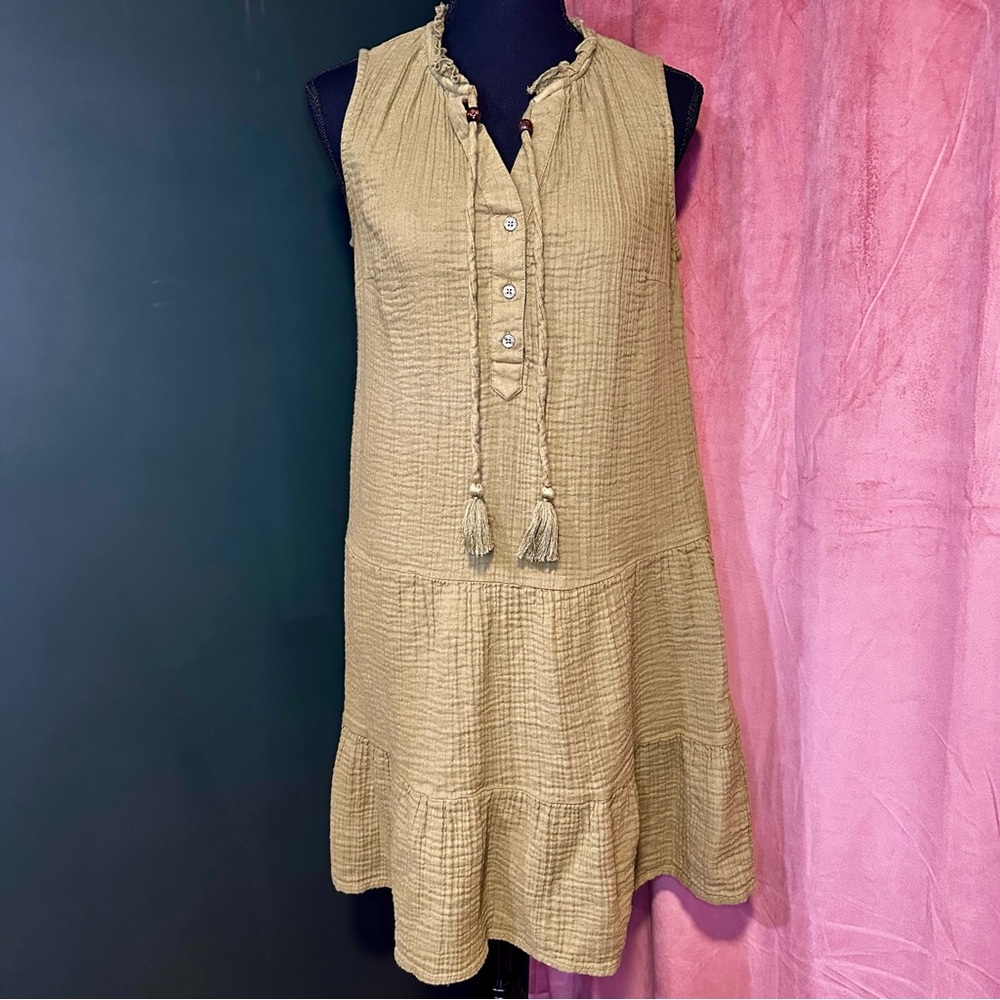 Madison Grey Olive Green Sleeveless Dress